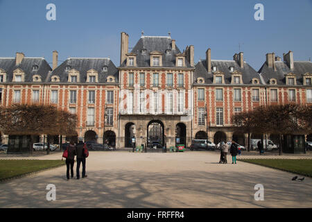 Place des Vosges à Paris France en hiver Banque D'Images