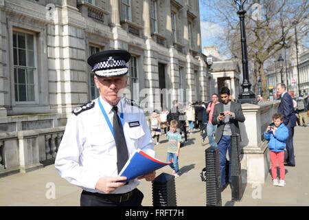 Londres, Royaume-Uni. 22 mars, 2016. La police a rencontré C Crédit : Marc Ward/Alamy Live News Banque D'Images
