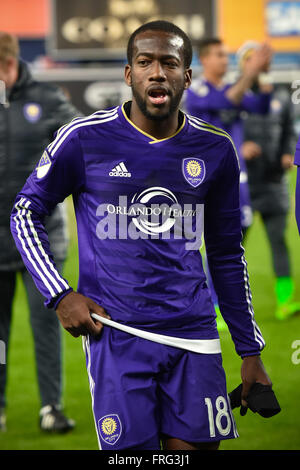 Le Bronx, New York, USA. 18 Mar, 2016. Kevin Molino (Orlando), 18 mars 2016 - Football : match de Major League Soccer entre New York City FC 0-1 Orlando City SC au Yankee Stadium dans le Bronx, New York, United States. © Hiroaki Yamaguchi/AFLO/Alamy Live News Banque D'Images