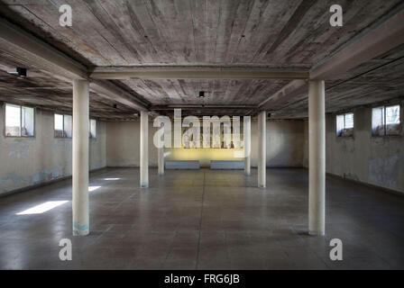 Buenos Aires. Mar 22, 2016. Photo prise le 22 mars 2016 montre l'endroit connu sous le nom de 'El Sotano', une partie de la 'Casino' Les officiers de l'espace mémoire et les droits de l'homme (ancienne école de mécanique de la Marine), où l'arrestation de personnes torturées dans la dernière dictature du pays, à Buenos Aires, capitale de l'Argentine. Graphique de l'Association argentine des journalistes organise la campagne "La photographie est la mémoire', apposer des affiches avec des photos de l'Argentine est emblématique 1976-1983 dictature, dans différents endroits d'Argentine et du monde. © Martin Zabala/Xinhua/Alamy Live News Banque D'Images