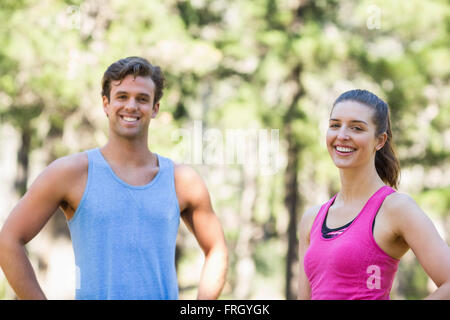 Portrait de jogging en forêt Banque D'Images