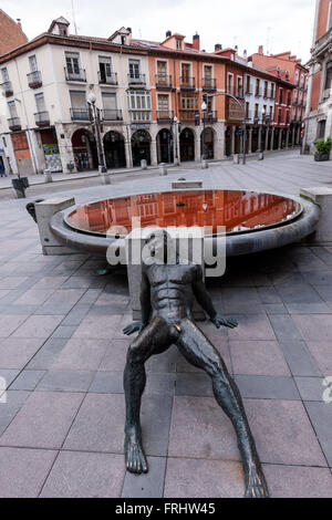 Fuente de los Colosos, bronze, par Pedro Monje sur la Plaza de la Rinconada, Valladolid, Castille et León, Espagne Banque D'Images