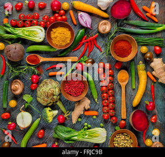 Collection de légumes frais sur la pierre Banque D'Images