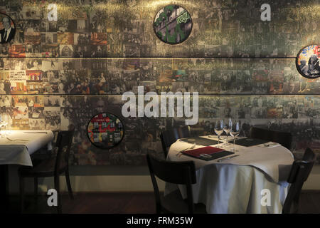 Salle à manger de HILTL le monde ouvert plus ancien restaurant végétarien à Zurich Suisse Banque D'Images