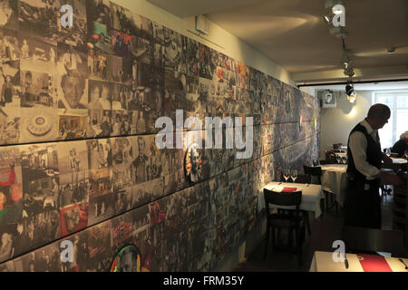 Salle à manger de HILTL le monde ouvert plus ancien restaurant végétarien à Zurich Suisse Banque D'Images
