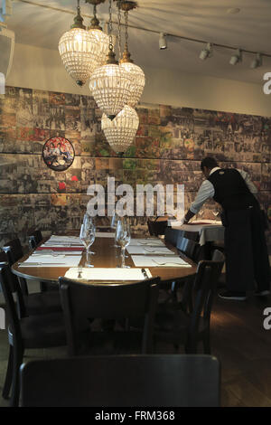 Salle à manger de HILTL le monde plus ancien restaurant végétarien ouvert. Zurich Suisse Banque D'Images