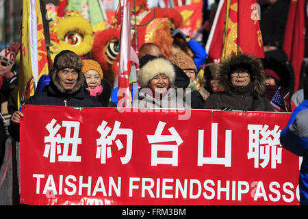 Parade chinoise locale dans le rapport annuel de célébration du Nouvel An lunaire chinois parade, Manhattan, New York City, USA Banque D'Images