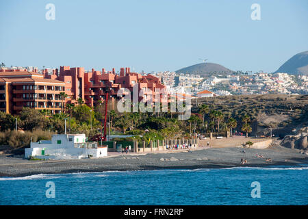 Spanien, Teneriffa, Costa Adeje, Playa de La Caleta, la Enramada (Playa de la Caleta) mit dem Hotel H10 Costa Adeje Palace Banque D'Images