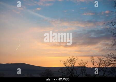 L'aube avec Sun sur le point de se lever sur Devizes Wiltshire, UK Banque D'Images