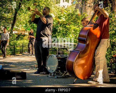 Les musiciens de jazz de la rue de Central Park, à New York City, USA. Banque D'Images