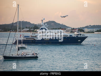 Yachts à Simpson Bay, Saint-Martin. Banque D'Images