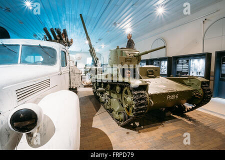 HELSINKI, FINLANDE - le 28 juillet 2014 : l'exposition au Musées militaires Manege sur la forteresse de Suomenlinna Banque D'Images