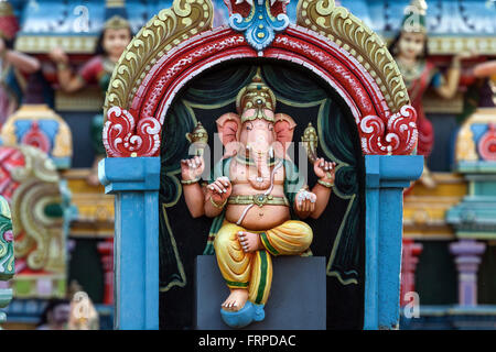 Dieu éléphant Ganesha sur un temple hindou à Rivière des anguilles, Ile Maurice Banque D'Images