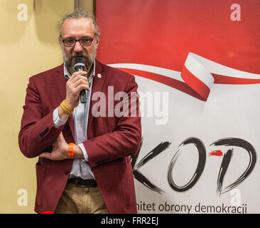 Kielce, Pologne. Mar 23, 2016. Une rencontre avec Mateusz Kijowski, le fondateur du Comité pour la défense de la démocratie en Pologne, l'un des principaux pouvoirs de résistance qui se dresse contre l'actuel gouvernement de droite à Kielce, Pologne. Credit : Dominika Zarzycka/Alamy Live News Banque D'Images