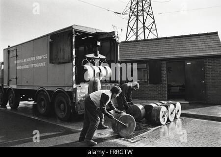 Pont-bascule est calibrée par le Service des poids et mesures à Newport South Wales 1980 Banque D'Images