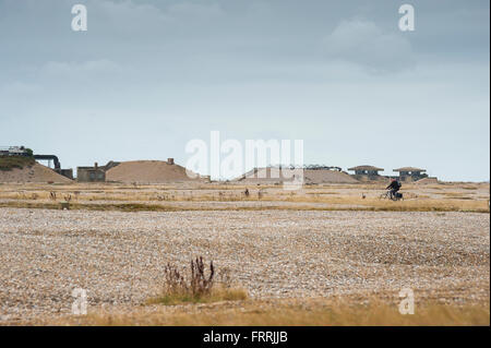 Orford Ness Suffolk, vue des « pagodes » sur Orford Ness, structures qui faisaient partie du Centre de recherche sur les armes atomiques (maintenant fermé). Banque D'Images