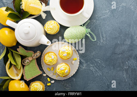 Arrière-plan de pâques cupcakes au citron Banque D'Images