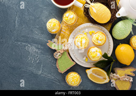 Arrière-plan de pâques cupcakes au citron Banque D'Images