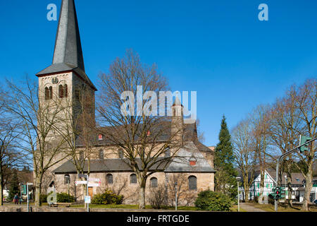 Deutschland, Rheinisch Bergischer Kreis, Overrath, katholische Pfarrkirche St. Walburga, Baudenkmal n° 9, Banque D'Images