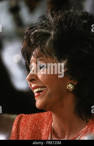 Washington, DC., USA, 8 mai, 1986 Elizabeth Taylor témoigne devant le congrès sur le SIDA. Credit : Mark Reinstein Banque D'Images