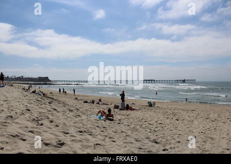 Baigneurs dans le soleil Banque D'Images