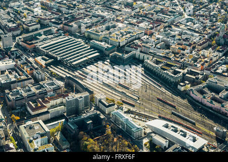 Vue aérienne de la gare centrale, Munich, Bavière, Allemagne Banque D'Images