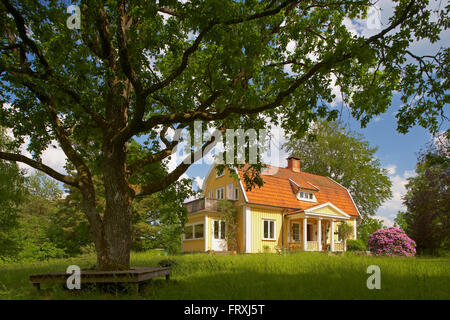 Vieille maison de bois dans Mjoern Bodarne Vaestra,, Province de Bohuslaen, côte ouest, la Suède, Europe Banque D'Images