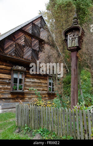 Maison en bois, Nowogrod, parc national de Biebrza, Podlaskie Voivodeship, Pologne Banque D'Images