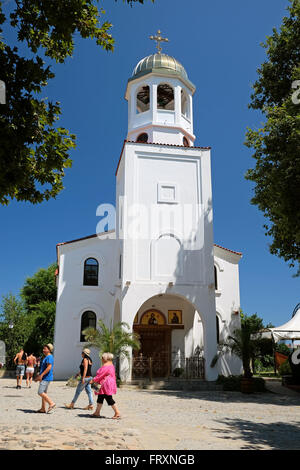 SOZOPOL, BULGARIE - 19 juillet : Eglise des Saints Cyrille et Méthode le 19 juillet 2015 dans la ville de Sozopol, Bulgarie Banque D'Images