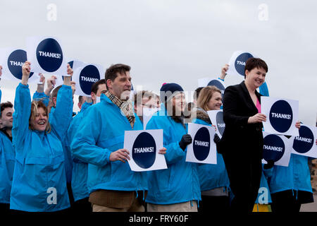 Edinburgh, Royaume-Uni. 24Th Mar, 2016. Le chef conservateur écossais Édimbourg Ruth Davidson dans Carlton Hill Edinburgh pour remercier les gens qui ont voté non au référendum sur l'indépendance. Credit : Pako Mera/Alamy Live News Banque D'Images