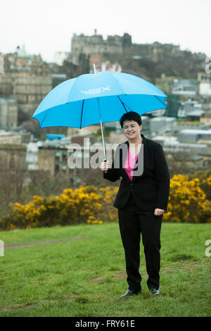 Edinburgh, Royaume-Uni. 24Th Mar, 2016. Le chef conservateur écossais Édimbourg Ruth Davidson dans Carlton Hill Edinburgh pour remercier les gens qui ont voté non au référendum sur l'indépendance. Credit : Pako Mera/Alamy Live News Banque D'Images