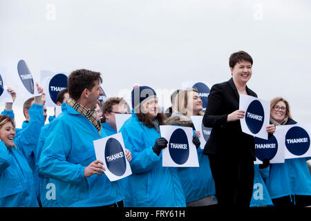 Edinburgh, Royaume-Uni. 24Th Mar, 2016. Le chef conservateur écossais Édimbourg Ruth Davidson dans Carlton Hill Edinburgh pour remercier les gens qui ont voté non au référendum sur l'indépendance. Credit : Pako Mera/Alamy Live News Banque D'Images