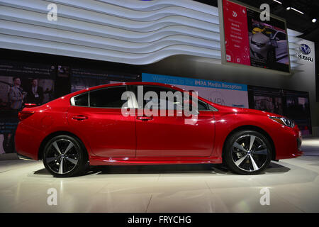 Manhattan, New York, USA. Mar 23, 2016. La Subaru Impreza 2017 Sedan est dévoilé au New York International Auto Show 2016, au Jacob Javits Center. C'était le premier jour de l'aperçu de la presse NYIAS, et le salon sera ouvert au public pendant 10 jours, le 25 mars à avril 3e. © Ann Parry/ZUMA/Alamy Fil Live News Banque D'Images