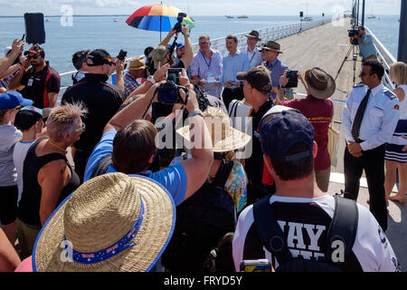 Brisbane, Australie. 25 mars, 2016. Maire de Brisbane, Graeme Quirk, ouvre la jetée de Shorncliffe reconstruit à Shorncliffe, Brisbane, la capitale du Queensland, Australie, le 25 mars 2016 Crédit : John Quixley/Alamy Live News Banque D'Images