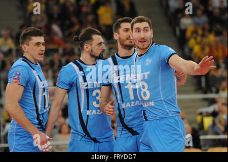 ?Ód ?, la Pologne. 24Th Mar, 2016. Zenit Kazan sur la photo de l'équipe pendant le match contre PGE Skra Belchatow en 2016 CEV Champions League. © Marcin Rozpedowski/Pacific Press/Alamy Live News Banque D'Images