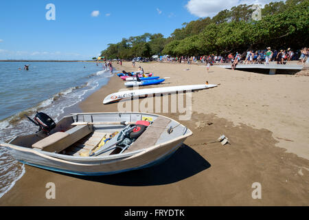 Brisbane, Australie. 25 mars, 2016. La réouverture officielle de la jetée de Shorncliffe reconstruit. Tenu conjointement avec le début de la Bluewater 2016 Festival & début de la Brisbane à Karratha Yacht Race à Shorncliffe, Brisbane, la capitale du Queensland, Australie, le 25 mars 2016 Crédit : John Quixley/Alamy Live News Banque D'Images