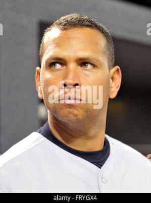 2 septembre 2009 - Baltimore, Maryland, États-Unis d'Amérique - Baltimore, MD - 2 septembre, 2009 -- New York Yankees de troisième but Alex Rodriguez (13) montres la neuvième manche action contre les Orioles de Baltimore à l'Oriole Park at Camden Yards de Baltimore, MD, le mercredi, 2 septembre 2009. Les Yankees ont gagné le match 10 - 2..Credit : Ron Sachs / CNP. (Crédit Image : © Ron Sachs/CNP via Zuma sur le fil) Banque D'Images