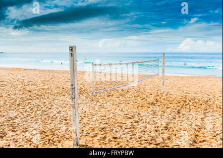 Un terrain de volley-ball de plage se trouve à vide Manley Beach Sydney Australie. Banque D'Images