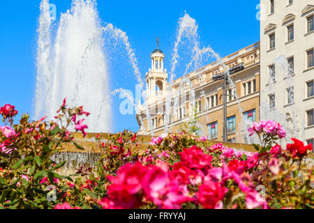 Belle fontaine en Catalogne square dans la ville de Barcelone Banque D'Images