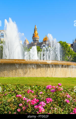 Belle fontaine en Catalogne square dans la ville de Barcelone Banque D'Images