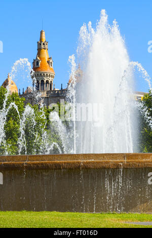 Belle fontaine en Catalogne square dans la ville de Barcelone Banque D'Images