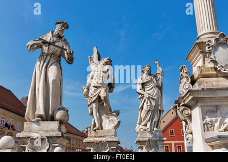 Colonne de la peste statues situé dans la place principale de Maribor, la deuxième plus grande ville de Slovénie. Banque D'Images