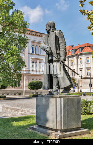 Officier de l'armée slovène, poète et activiste politique Rudolf Maister monument à Maribor, Slovénie. Banque D'Images