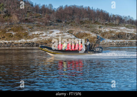 Équitation Le Saltstraumen dans un bateau gonflable rigide. Dans le comté de Nordland Bodø, Norvège. L'Europe Banque D'Images