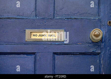 'No junk mail' signe sur une boîte aux lettres Banque D'Images