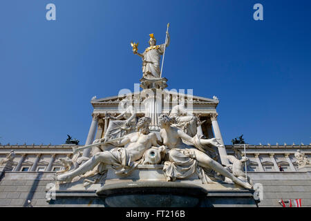 Pallas Athene fontaine en face du bâtiment du parlement autrichien à Vienne, Autriche, Europe Banque D'Images
