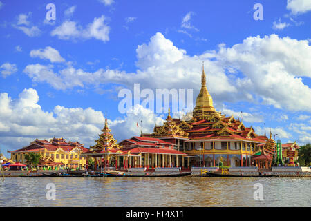 La pagode Phaung Daw Oo, le lac Inle, l'État de Shan, Myanmar Banque D'Images