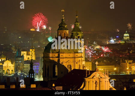 Plus d'artifice nuit Prague, République Tchèque Banque D'Images