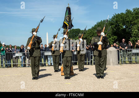 Washington, DC : La 13e édition de la garde d'honneur Steve Young a eu lieu cette année les Border Patrol, le Bureau des opérations de terrain, et le Bureau d'air et de la Marine. Le concours s'inscrit dans le cadre de la Semaine de la police. Photos par : Josh Danemark Banque D'Images