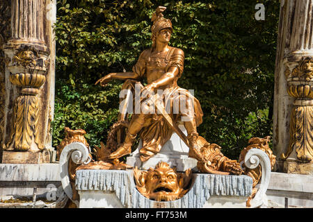 Fontaines Golden Palace à Ségovie en Espagne. Les chiffres de bronze dieux mythologiques et classiques Banque D'Images